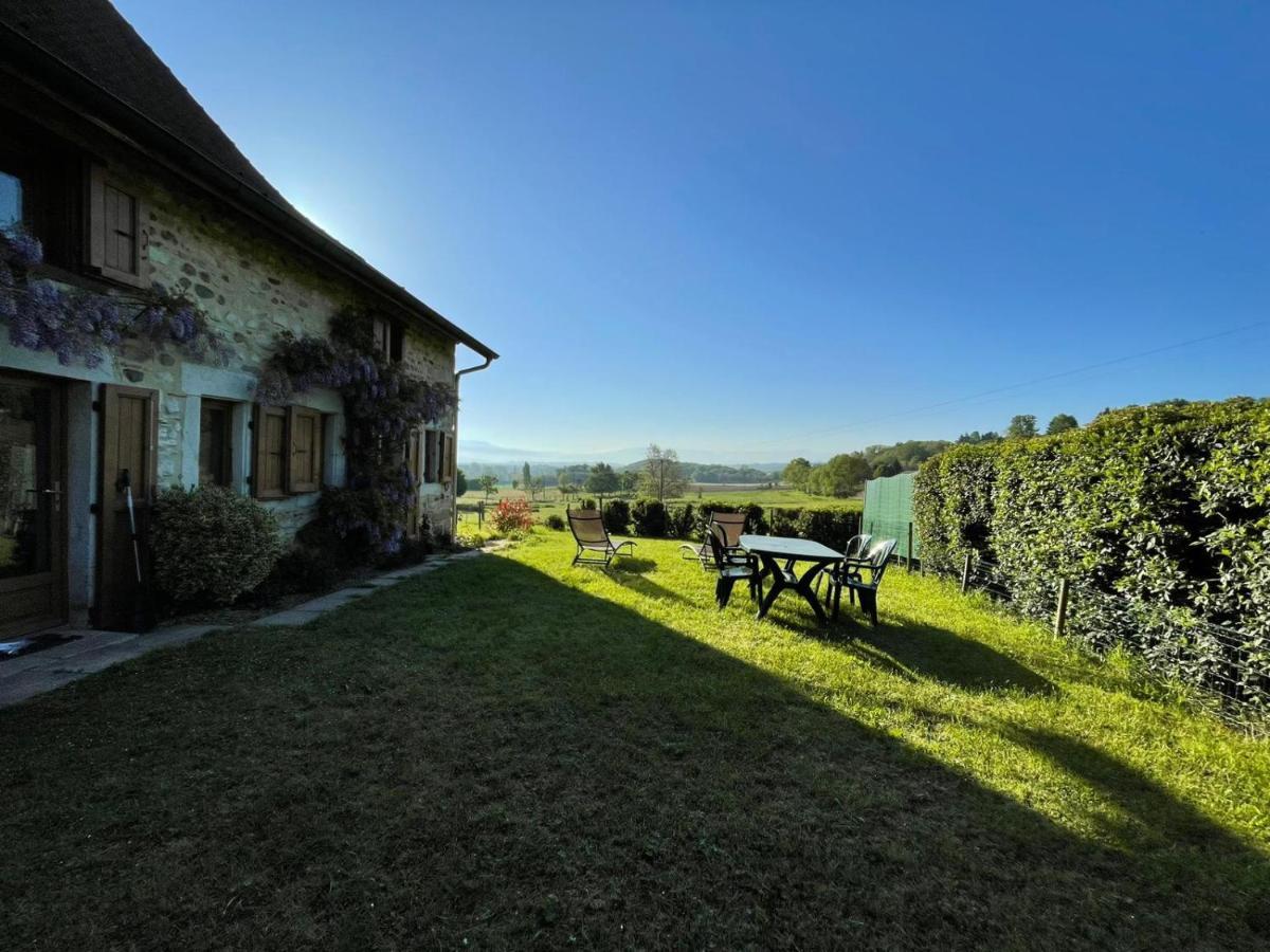 La Maison Des Commis Morestel Exterior photo
